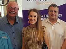 Leichardt MP Warren Entsch (left) with Bioletta and Alex Sekler in 2020. Picture: File