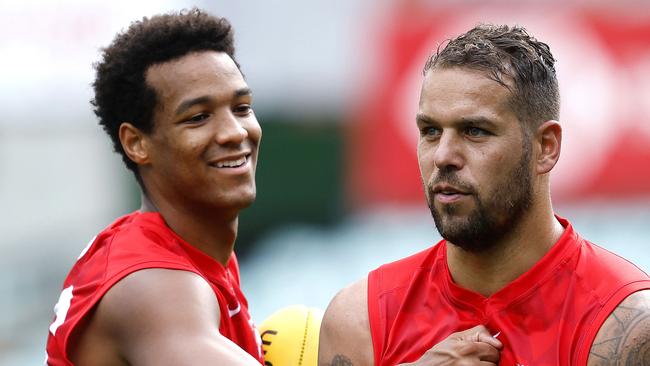 Joel Amartey and Lance Franklin during Sydney Swans training at the SCG on March 29, 2023. Photo by Phil Hillyard(Image Supplied for Editorial Use only - **NO ON SALES** - Â©Phil Hillyard )