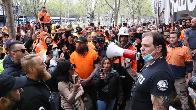 Victorian State Secretary of CFMEU John Setka attempts to talk to construction workers protesting compulsory Covid vaccinations. It turned to violence at the door of the CFMEU office in Elizabeth Street. Melbourne. Picture: David Crosling