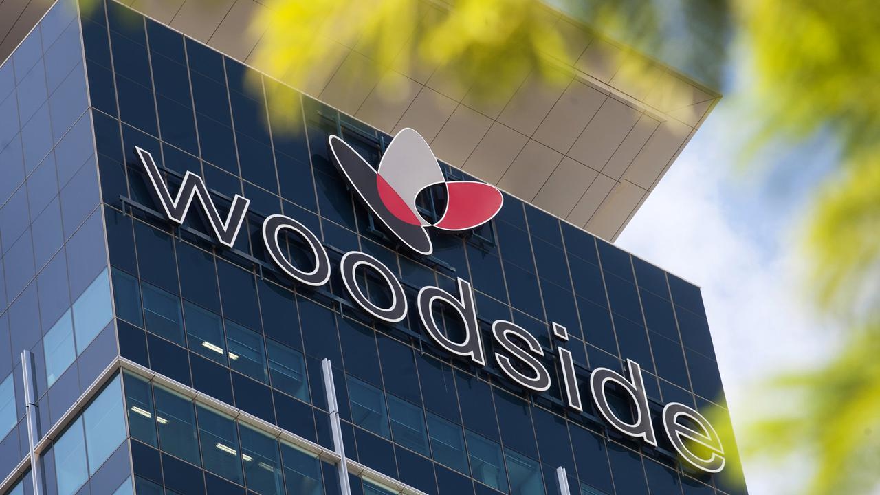 Woodside fielding offers for LNG development stake