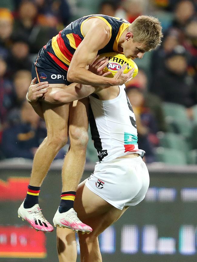 Jack Steele stops David McKay in his tracks. Picture: Sarah Reed