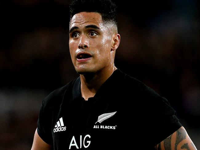 DUNEDIN, NEW ZEALAND - AUGUST 26:  Aaron Smith of the All Blacks looks on during The Rugby Championship Bledisloe Cup match between the New Zealand All Blacks and the Australia Wallabies at Forsyth Barr Stadium on August 26, 2017 in Dunedin, New Zealand.  (Photo by Dianne Manson/Getty Images)