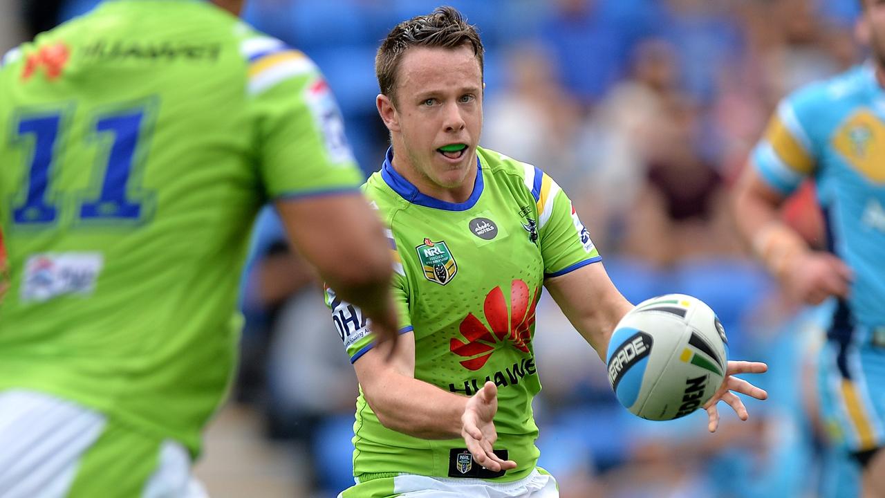 GOLD COAST, AUSTRALIA - AUGUST 23: Sam Williams of the Raiders passes the ball during the round 24 NRL match between the Gold Coast Titans and the Canberra Raiders at Cbus Super Stadium on August 23, 2015 in Gold Coast, Australia. (Photo by Bradley Kanaris/Getty Images)