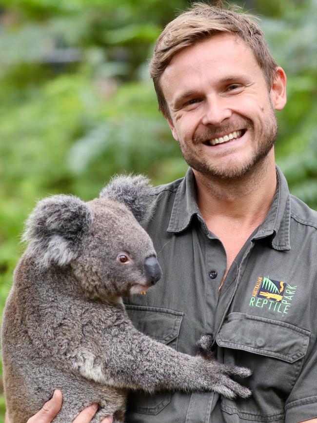 Australian Reptile Park Zookeeper Dan Rumsey with Ash’s gorgeous mum, Rosie. Picture: Australian Reptile Park