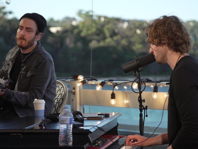 Lewis performs live for the Ellen Show in the US, with Balmoral Beach and Middle Harbour as the backdrop scenery.