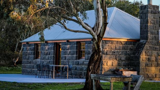 Mount Sturgeon Cottages at Dunkeld.