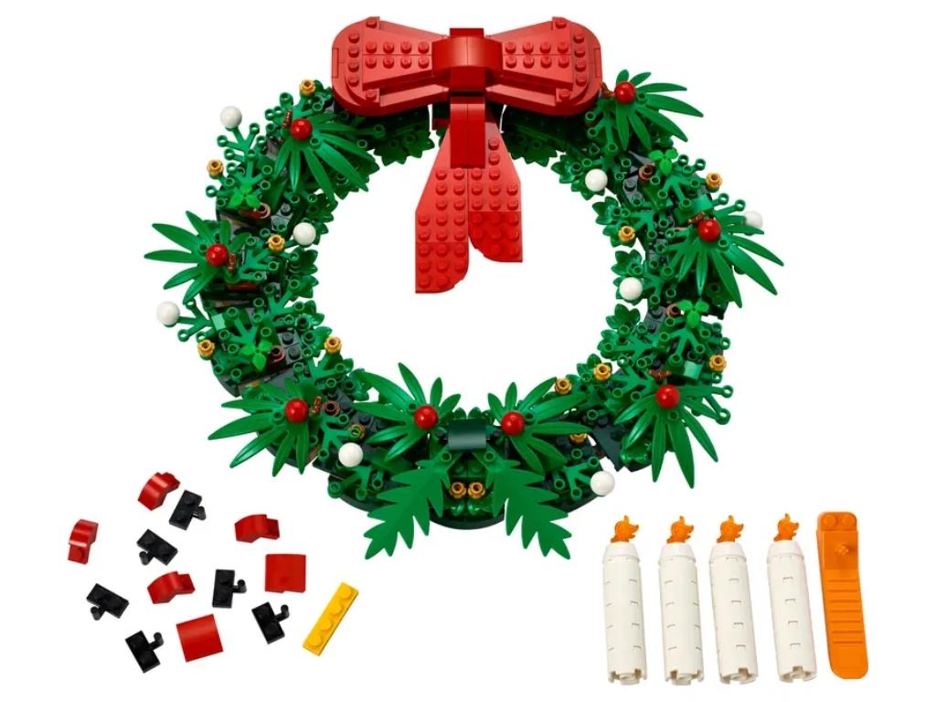 Christmas Wreath Two-in-One. Picture: LEGO.