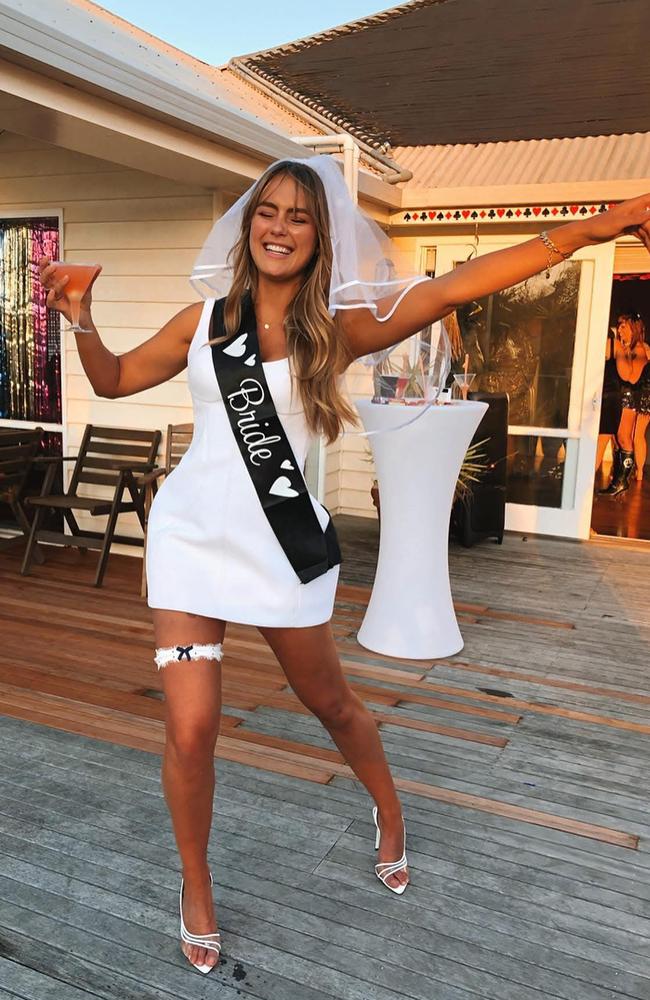 This is how it’s done. Picture: Instagram/StephClaireSmith