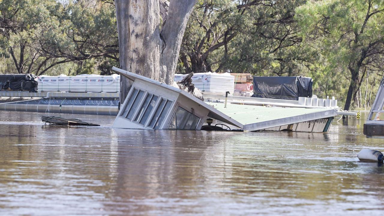 River Murray flooding Tears flow as emotions run high The Advertiser