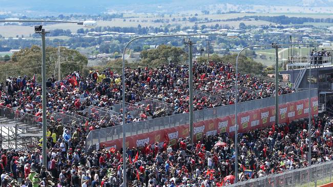 2019 Supercheap Auto Bathurst 1000, Virgin Australia Supercars Championship. Start of the race. Crowd and fans watch the action. Picture Rohan Kelly