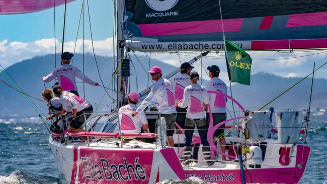 Jessica Watson skippering the youngest crew to ever compete in the Sydney to Hobart.