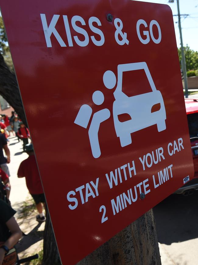 Kiss and Go zones have the same rules as no parking areas.