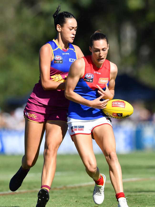 Jesse Tawhiao-Wardlaw (left.  (AAP Image/Darren England) 