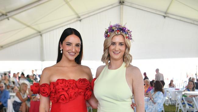 Ladies Day socials at Cluden. Cara Martin and Brydi Minelli. Picture: Evan Morgan