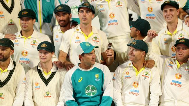 Head coach Justin Langer of Australia celebrates after winning the fifth Ashes Test. Photo by Robert Cianflone/Getty Images