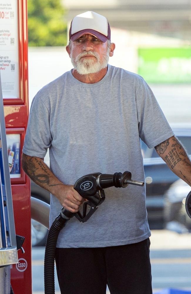 This Aussie actor went incognito thanks to his white beard as he stopped for gas and some snacks before heading home in Toluca Lake, LA. Picture: 4CRNS, WCP / BACKGRID