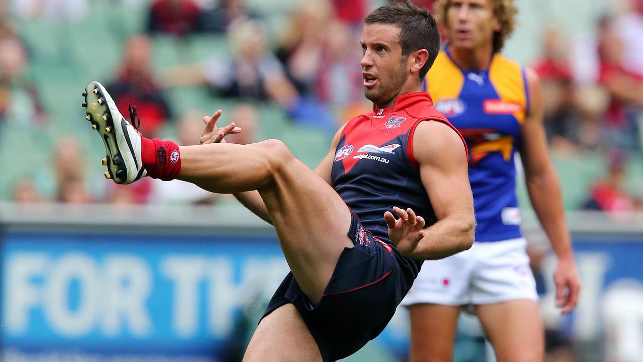 Melbourne V West Coast Eagles at the M.C.G., Shannon Byrnes goal in the first quarter