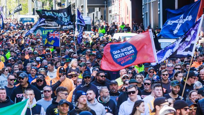 MELBOURNE, AUSTRALIA - Newswire Photos September 18, 2024: Thousands of construction workers strike in Melbourne CBD during a CFMEU rally. Picture: NewsWire / Aaron Francis