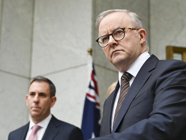 CANBERRA, AUSTRALIA  - NewsWire Photos - November 29, 2024:  Prime Minister Anthony Albanese, Federal Treasurer Jim Chalmers and Senator Katy Gallagher hold a press conference at Parliament House in Canberra. Picture: NewsWire / Martin Ollman