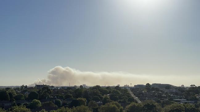 Smoke from a planned fire in Melbourne’s west. Photo: Himangi Singh.