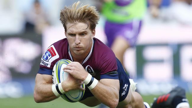 Tate McDermott scores against the Sharks in Durban. Picture: AFP