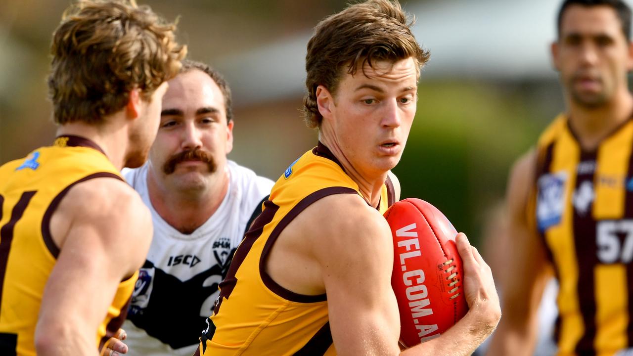 Red-hot SuperCoach rookie, value stars to grab this week