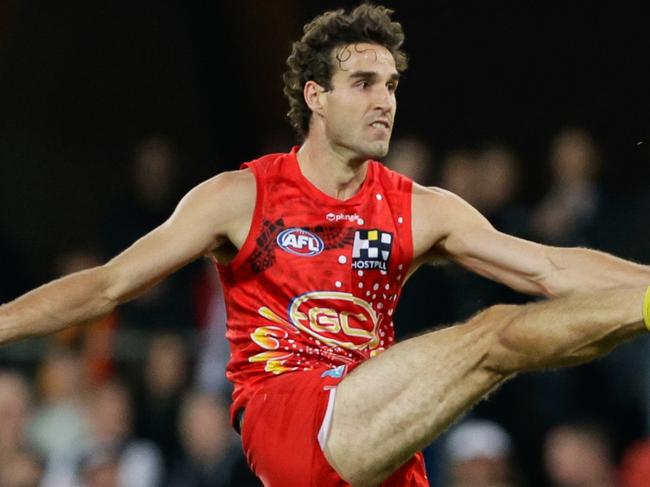 GOLD COAST, AUSTRALIA - JULY 01: Ben King of the Suns in action during the 2023 AFL Round 16 match between the Gold Coast Suns and the Collingwood Magpies at Heritage Bank Stadium on July 1, 2023 in the Gold Coast, Australia. (Photo by Russell Freeman/AFL Photos via Getty Images)