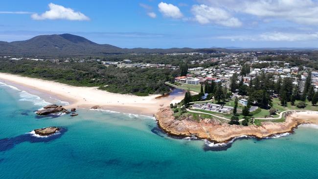Kaison Greaves became trapped in rocks off South West Rocks on the mid north coast of NSW. Picture: Richard Dobson