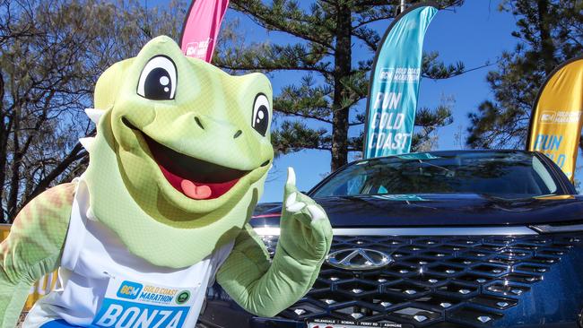 2023 Gold Coast Marathos mascot Bonza announces the Omoda 5 Chery as an event sponsor. Picture: Glenn Campbell