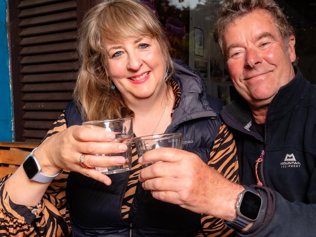 Winning Water from Fern Tree. Sunday 19th November 2023. Kate Hodgkinson and Chris Francis enjoying some of the fresh water at Fern Tree Tavern. Picture: Linda Higginson