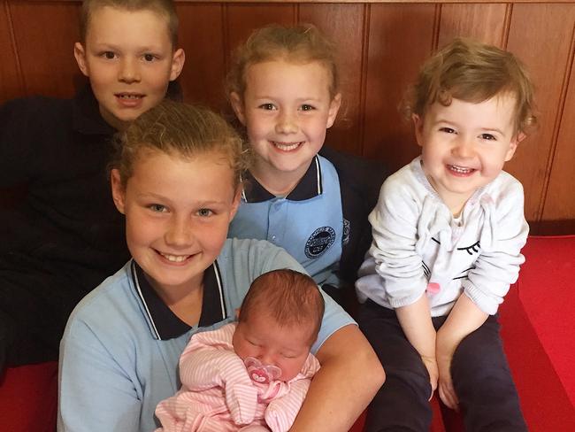Rhiannon’s three kids with Clinton and Callum’s two girls. She gave birth to all five of them. Picture: Caters News