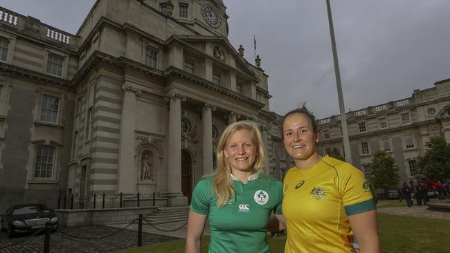 Ireland captain Claire Molloy and Australia skipper Shannon Parry.
