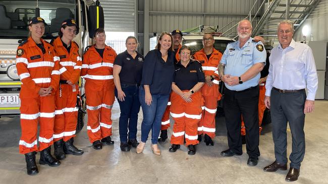 Senator Nita Green and mayor Greg Williamson thanking members of the Mackay SES. Photo: Zoe Devenport