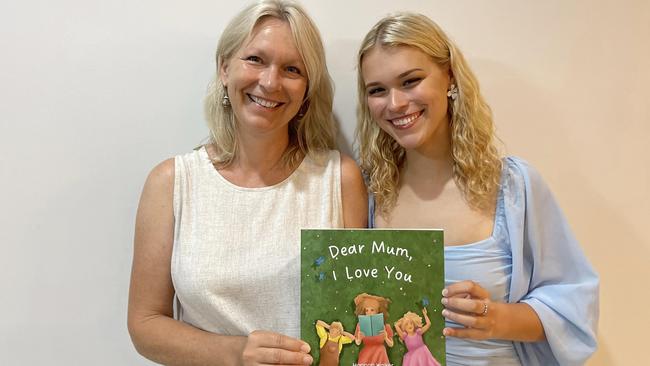 Hannah Walker with her mum Tanya (left). Photo: Contributed.