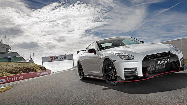 2017 Nissan GT-R Nismo