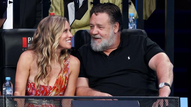 Russell Crowe watches the women's singles final. Photo by Martin KEEP / AFP.