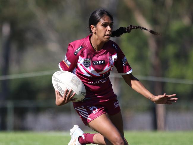 Flying Doonside winger Darlene Hunter. Picture Warren Gannon Photography