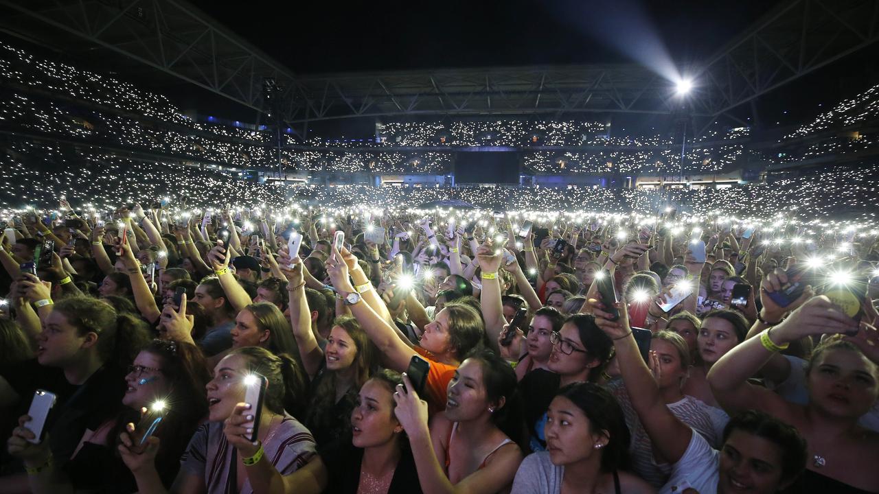 The crowd at Suncorp Stadium. Picture: AAP Image/Josh Woning