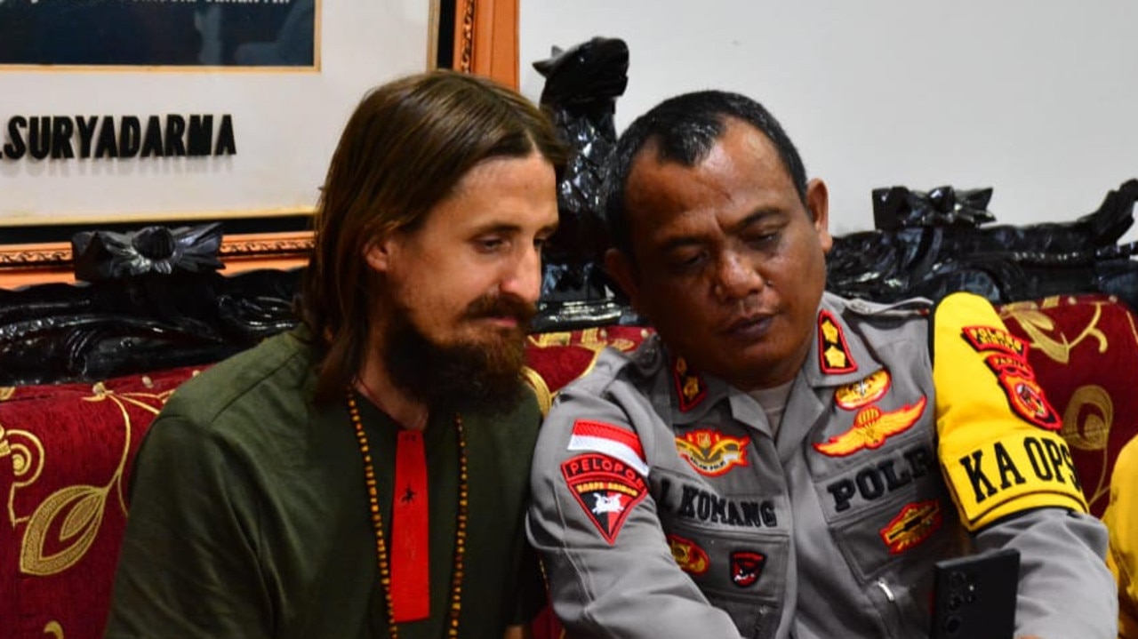 NZ pilot freed in Indonesia after 19 months in rebel captivity