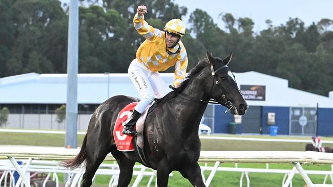 Hyeronimus and Amazonian Lass return to scale. Picture: Grant Peters, Trackside Photography.