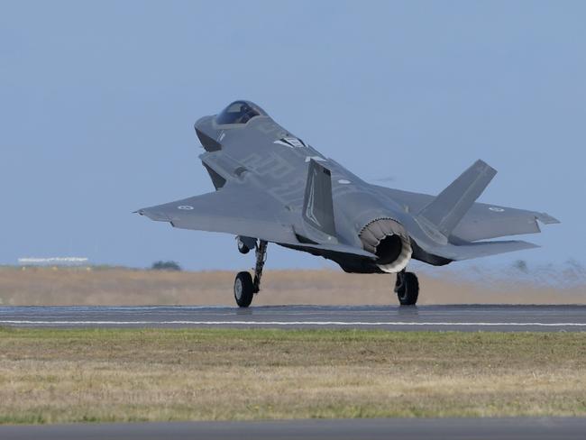 The new F-35 Joint Strike Fighter arrives at the Avalon airshow in Avalon, Melbourne, Friday, Mar. 3, 2017. (AAP Image/Tracey Nearmy) NO ARCHIVING