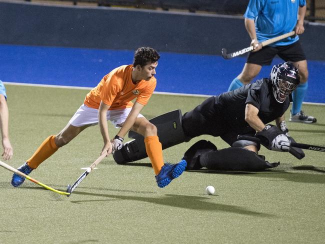 Joshua Bidgood, Hotshots takes on Scorers keeper Brett Rollason. Iron Jack Hockey, HSR Hotshots vs SQPS Scorers. Friday, 13th Mar, 2020.