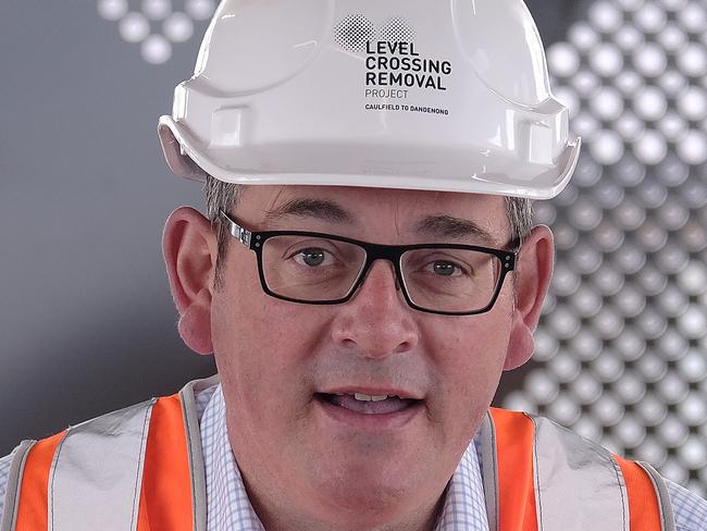 MELBOURNE, AUSTRALIA - NewsWire Photos NOVEMBER 21, 2021: Victorian Premier, Daniel Andrews gives a press conference at Bonbeach station. Picture: NCA NewsWire / Luis Enrique Ascui