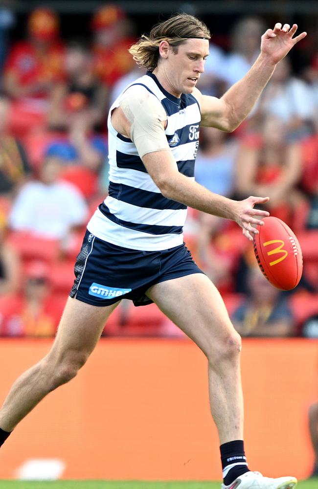 Mark Blicavs kicks long. Picture: Bradley Kanaris/Getty Images