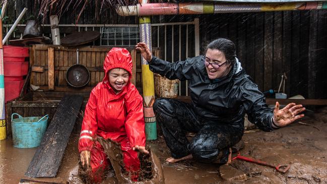 Vincent Byron and Fiona Weekes make the most of some poor weather at Tigger’s honeypot. Picture: Monique Hamrer