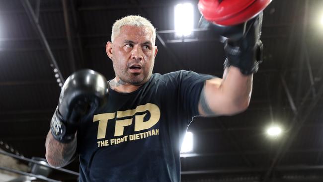 Mark Hunt is enjoying life in the boxing ring.