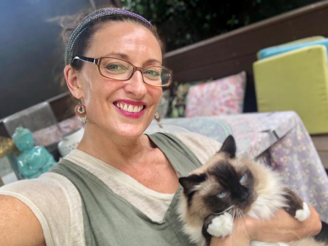 Home and Away's Georgie Parker with her cat Goldstein in isolation. Picture: Supplied