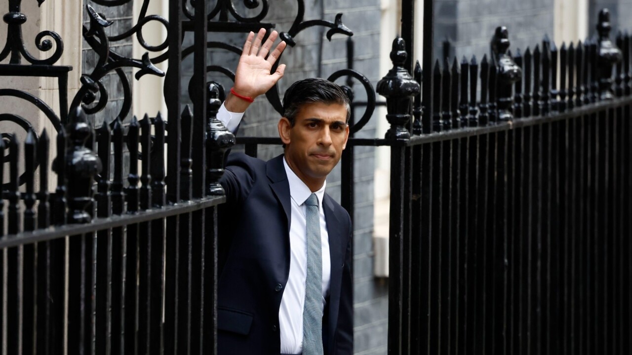 Sunak becomes UK's third PM in 7 weeks, vows to confront 'profound