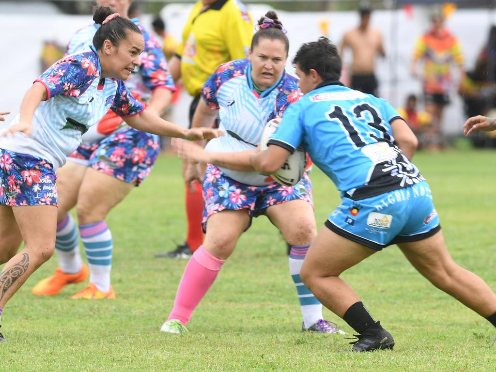 Warba Wangarunya Rugby League Carnival: Bowen Buccaneers’Marsha Giles with the ball.
