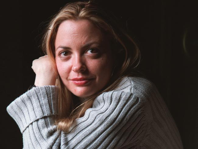 ONE TIME WEB USE ONLY - FEE APPLIES FOR REUSE - (Original Caption) Controversial UK Author Elizabeth Wurtzel who wrote 'Prozac Nation' 'Bitch' and her latest novel 'The Bitch Rules'.Her novels are expected to be (Photo by Neville Elder/Corbis via Getty Images)